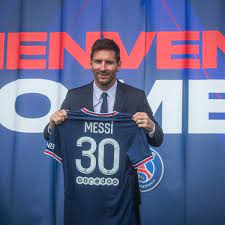 Messi fait ses débuts au Paris Saint-Germain